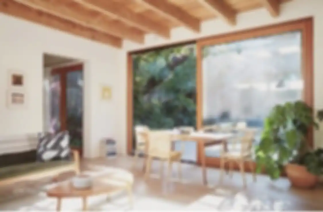 Buat pemilik rumah minimalis, jangan cuma foto desain dapur cantik. Ruang makan makin bikin betah dengan trik simpel ini.