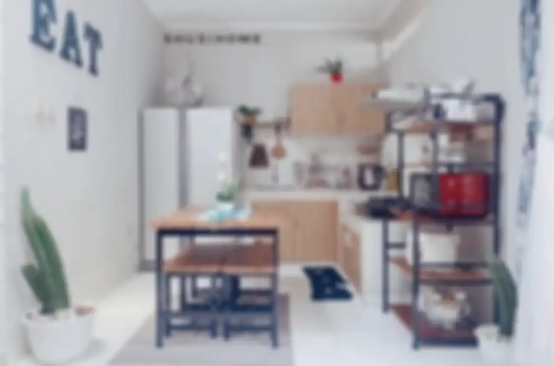 Wajah pemilik rumah mungil semakin berseri-seri gara-gara meniru desain plafon dapur modern ini. 8 foto inspirasinya jadi dibahas.