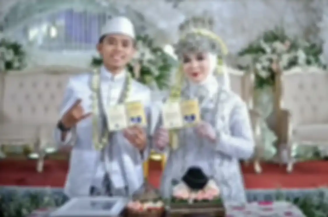 Foto pernikahan Rozy Zay Hakiki dan Norma Risma. Kini keduanya berseteru hebat usai kasus menantu dan mertua viral.