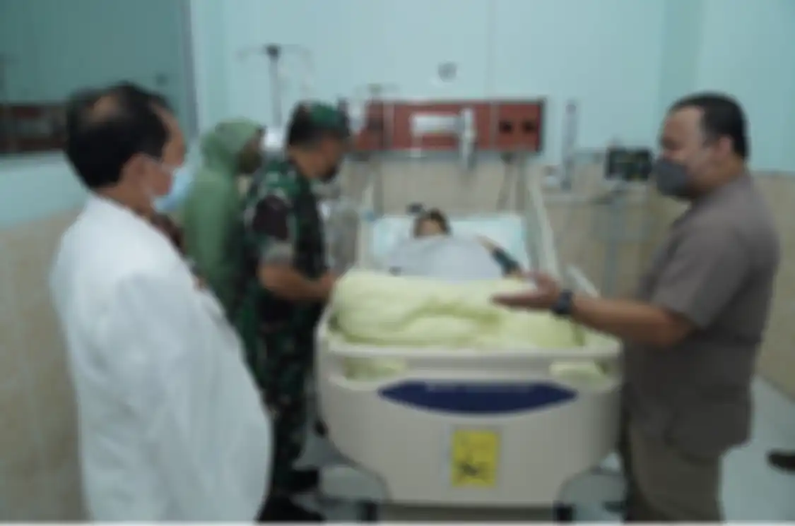 Anak Kopda Muslimin menjadi saksi ibunya ditembak orang bayaran sang ayah. Begini kondisinya saat berjumpa KSAD Jenderal Dudung Abdurachman.