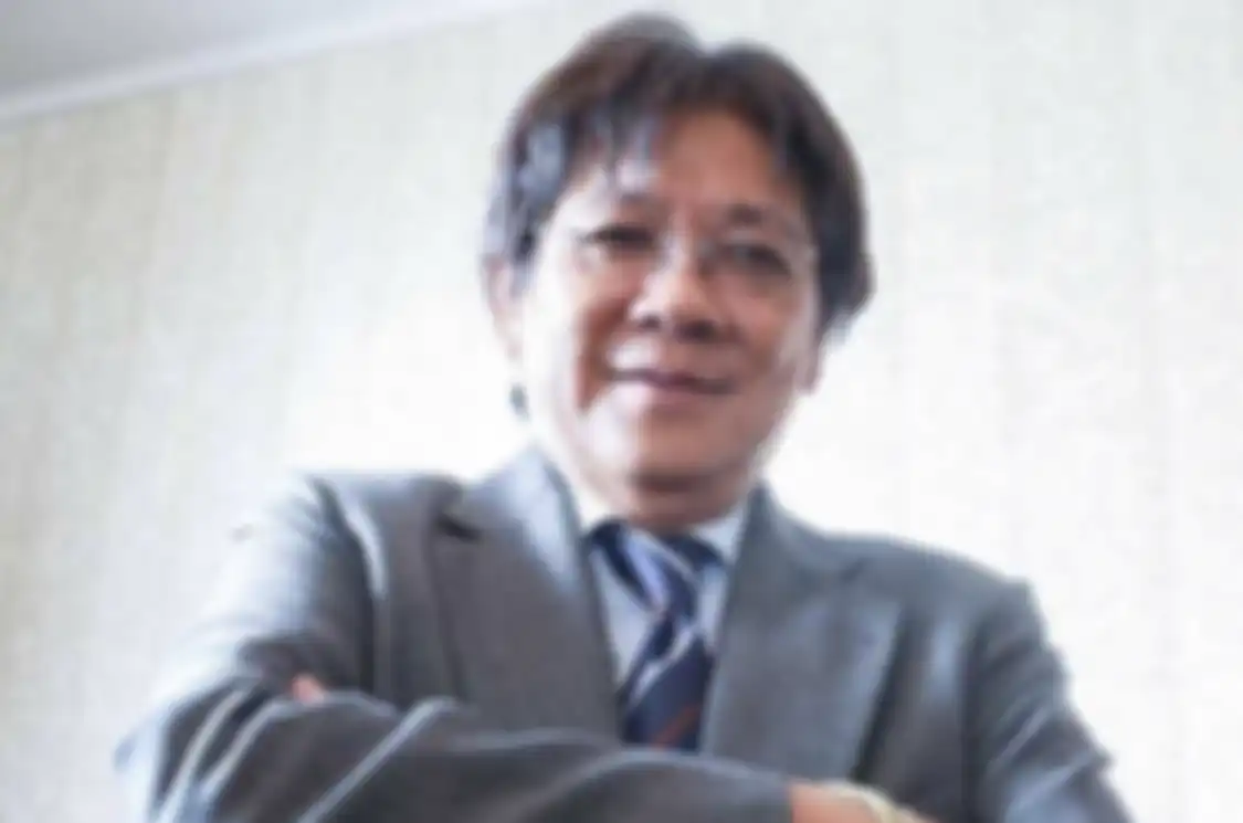 Bisnis ayahnya bangkrut, Anthoni Salim bangkit dan kini disebut menguasai Indonesia.