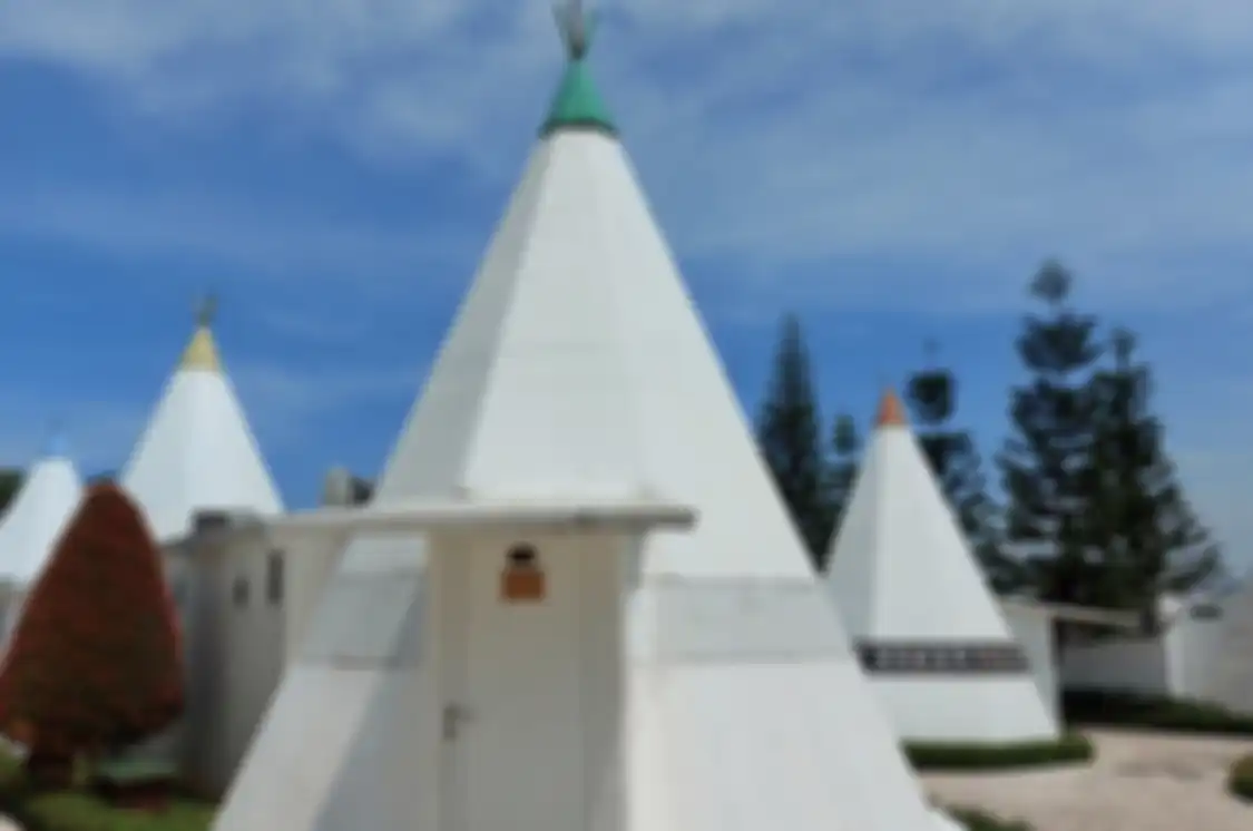 INilah 7 tempat wisata keren di Bogor yang cocok bikin foto aesthetic bareng ayang. Bahkan, tiketnya lebih murah dari kopi Starbucks.