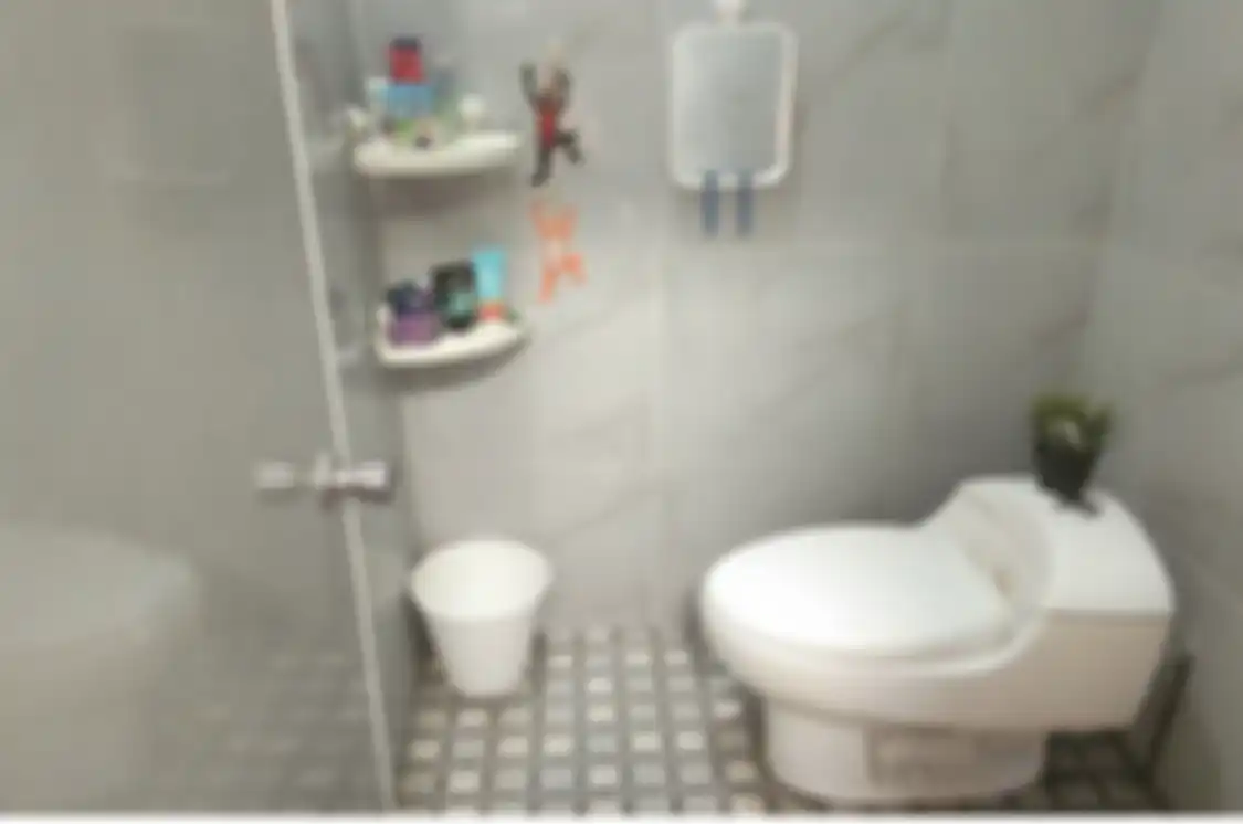 Desain toilet minimalis ini buru-buru ditiru oelh Ibu-ibu gegara tampilan begini. Apalagi toilet ini nyelip di ruang sempit. Intip foto inspirasinya.