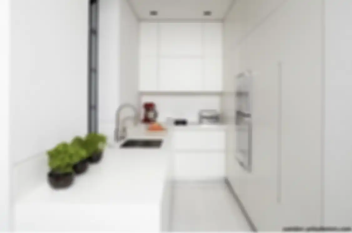 Pemilik rumah mencuri perhatian lewat foto dapur mungil yang kian cantik. Pilihan model elemen dekorasi pemicunya.