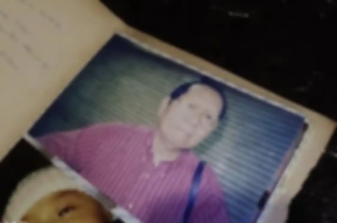 Tiko yang biasanya menerima bantuan uang dan sembako dapat pekerjaan dari sosok ini. Foto interior rumah mewah Ibu Eny beredar.