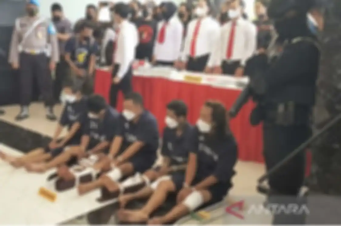 Kopda Muslimin yang rela gelontorkan ratusan juta rupiah demi habisi istri sendiri ternyata punya hubungan terlarang dengan seorang wanita.