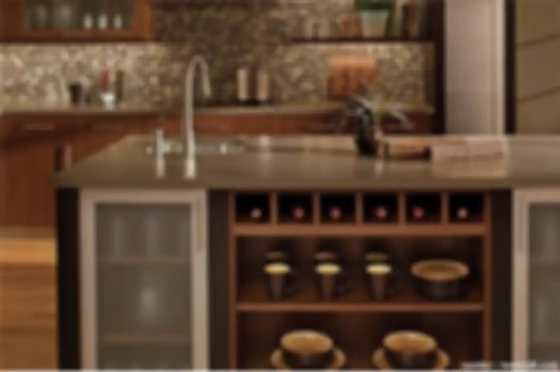 Desain tempat penyimpanan dapur dirancang dengan gaya modern. Foto hasilnya menjadi sorotan. Perabotan dapur sengaja ditata.