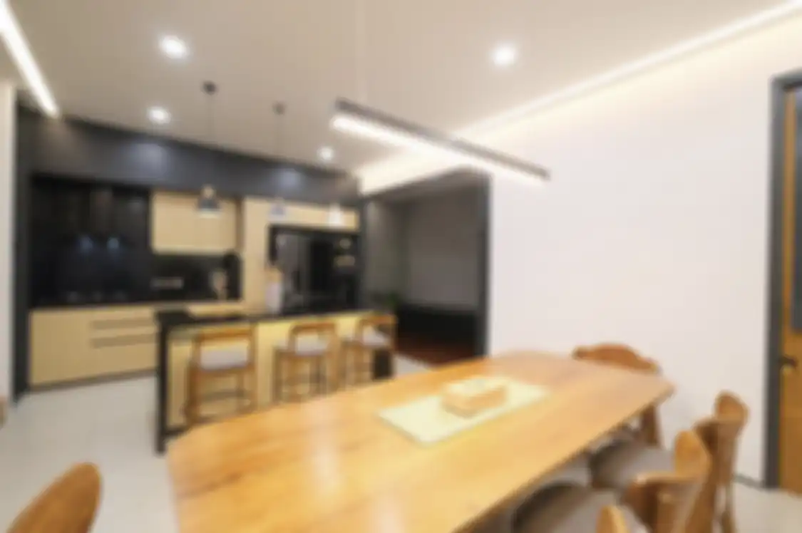 Untuk menyulap foto interior rumah minimalis menjadi aesthetic butuh ketekunan. Desain dapur mungilnya ikut terlihat luas karena ini.