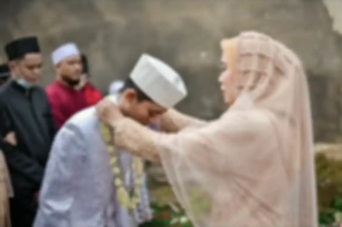 Rozy melaporkan mantan istrinya Norma lantaran merasa dirugikan aibnya disebarluaskan. 