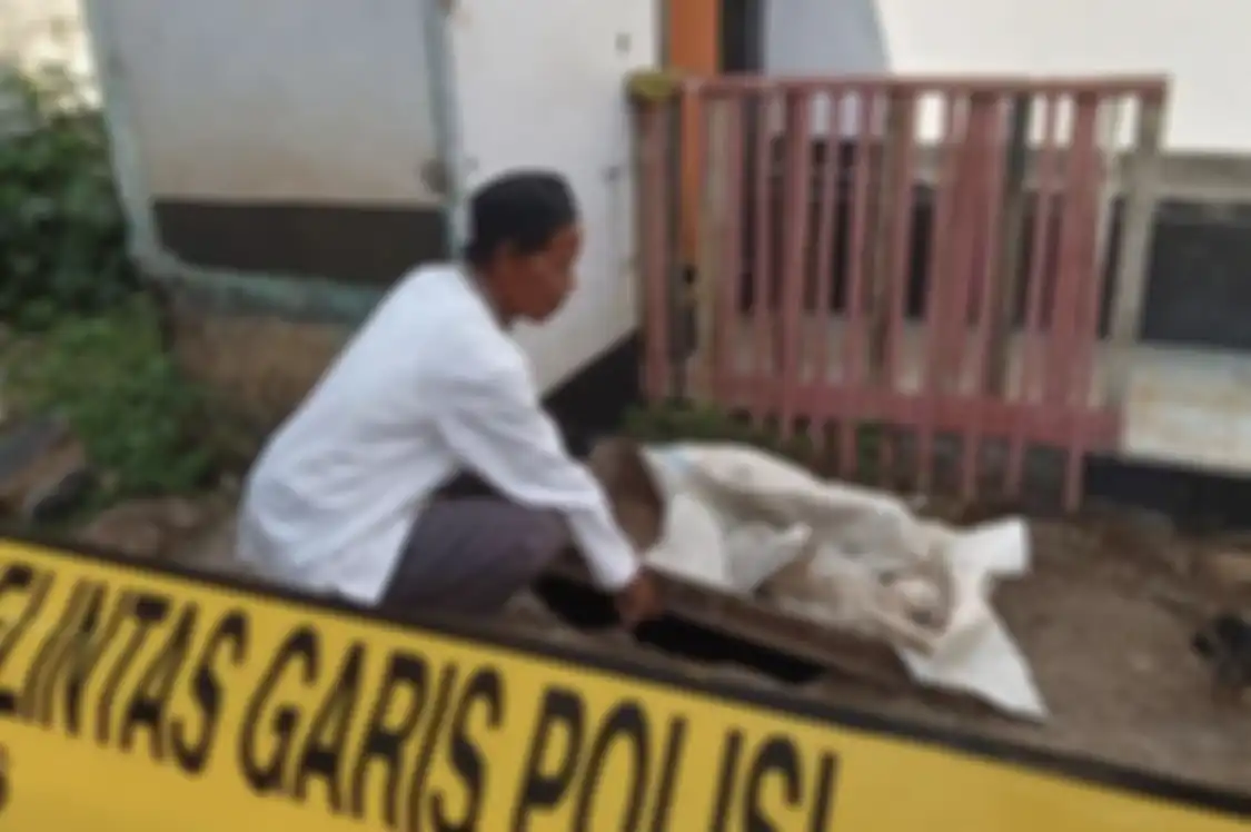 Lubang yang ditemukan di rumah istri keempat Wowon. Inilan tempat mengubur jasad korban pembunuhan berantai di Cianjur 