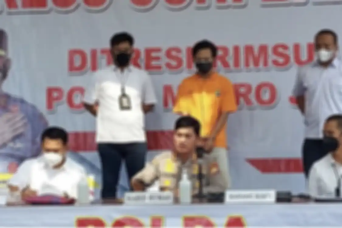 Pemilik akun Snack Video @rakyatjelata_98 sengaja bikin konten sensitif soal Irjen Ferdy Sambo, pantas langsung dicokok polisi.