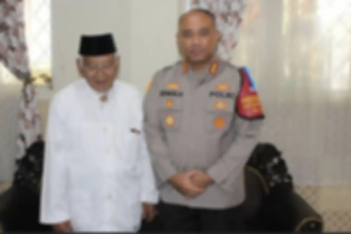 Mantan bawahan Kapolda Metro Jaya yang disebut jadi anak kesayangan Ferdy Sambo dipecat karena terima uang dari sini. Foto sosoknya disebarkan.