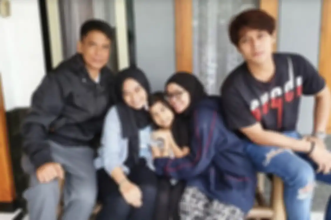 Inilah 2 janji Rizky Billar yang diucapkannya kepada ayah Lesti Kejora, Endang Mulayani. Terkini, janji itu dilanggar lewat KDRT. 