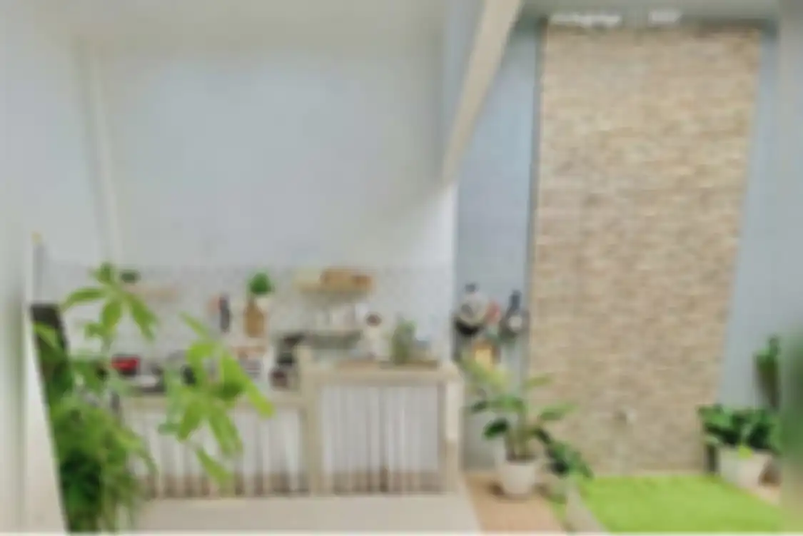 Dengan ide anti mainstream, desain dapur terbuka dibuat dengan gaya tak biasa. Foto hasilnya menjadi rujukan. 