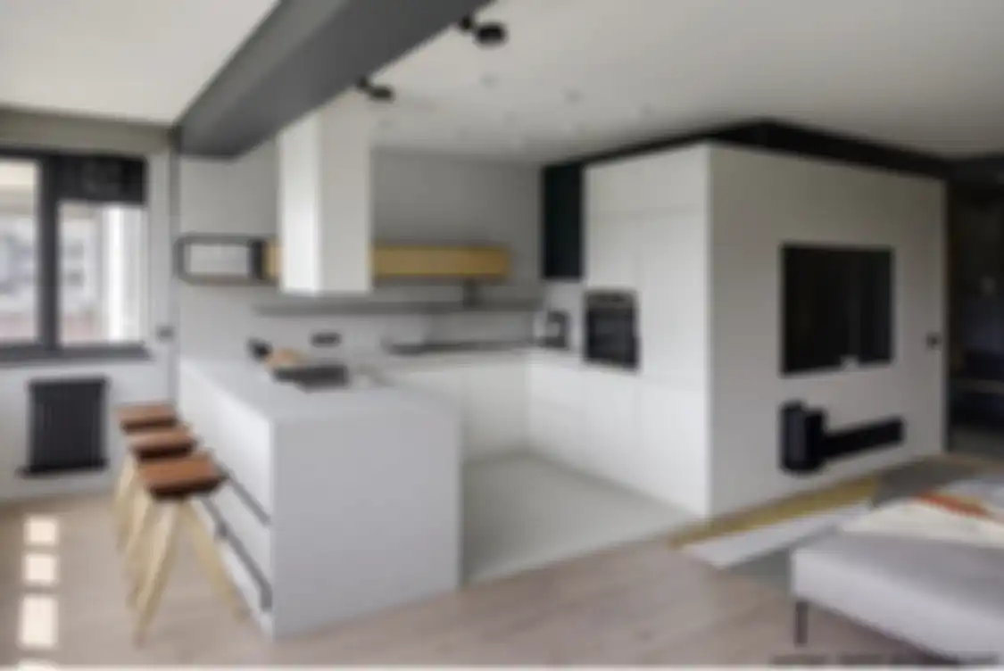 Desain dapur leter U dirancang dengan trik cerdas ini agar semakin efisien. 5 foto hasilnya terlihat berbeda.