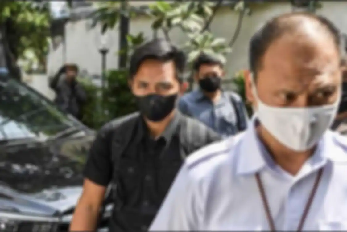 Komnas HAM mengungkap fakta Bharada E ternyata mengawal Irjen Ferdy Sambo dari Magelang. Foto buktinya ada. Jadi, siapa yang bohong.