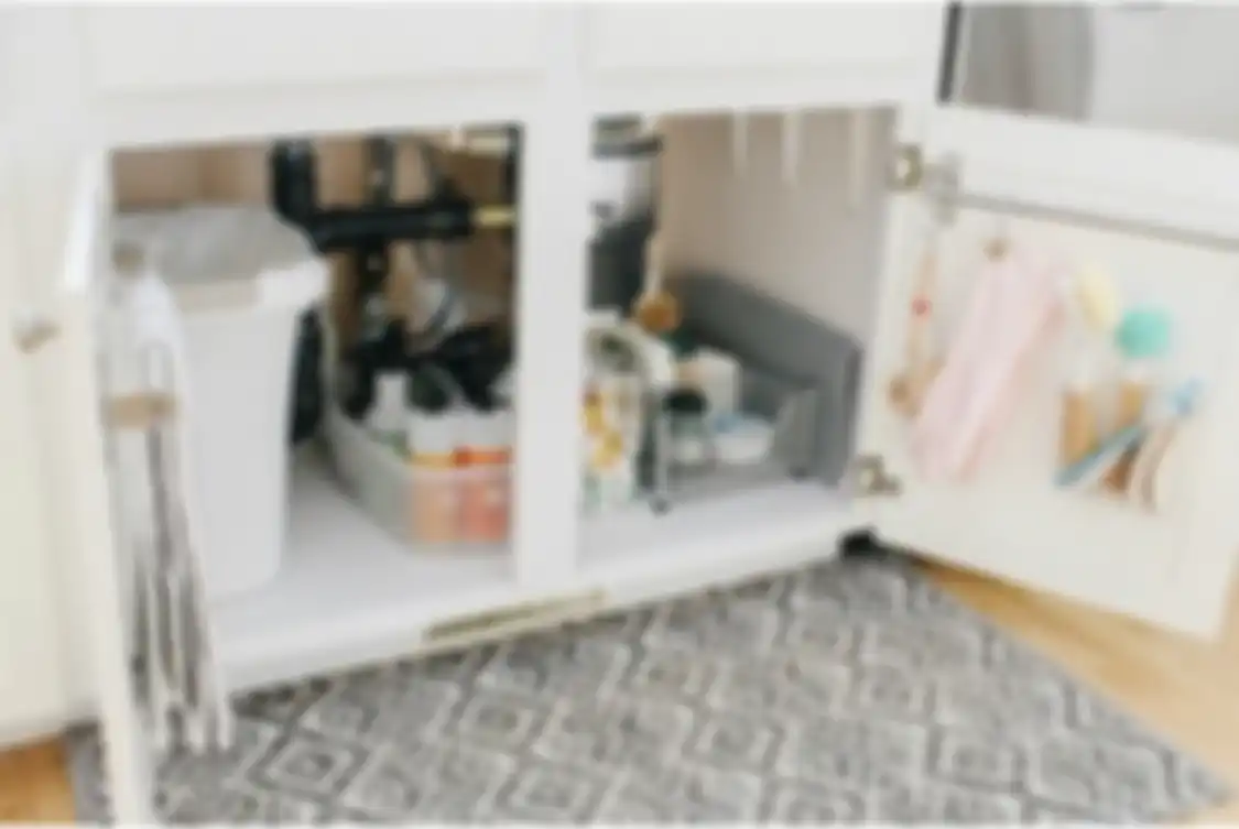 Desain kolong dapur sederhana nerhasil bikin Ibu-ibu melongo. Area memasak tanpa kitchen set tampak cantik. 7 foto aplikasinya jadi bukti.