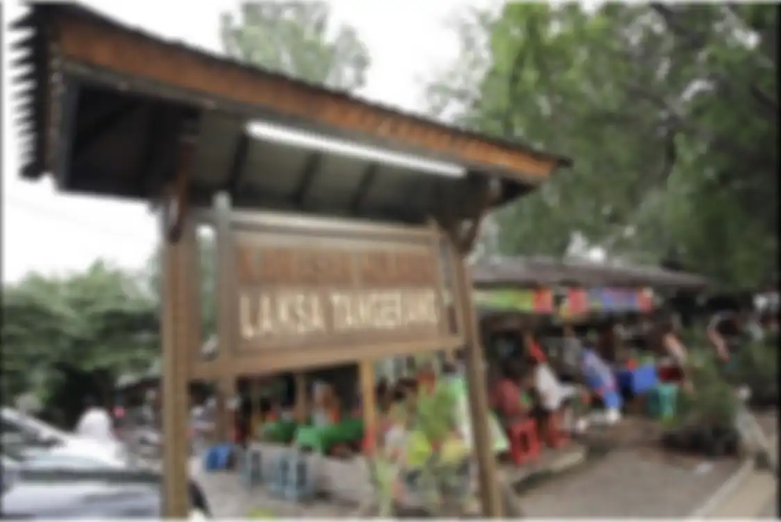 Kawasan Kuliner Laksa Tangerang, tempat wisata yang dekat dengan Situ Cipondoh.