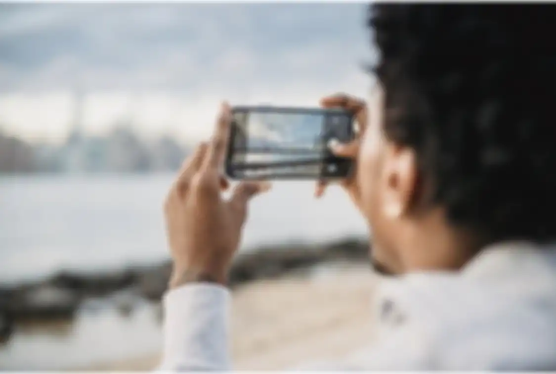 9 cara foto aesthetic dengan kamera HP. Kita bisa langsung praktek sendiri di mana pun berada. 
