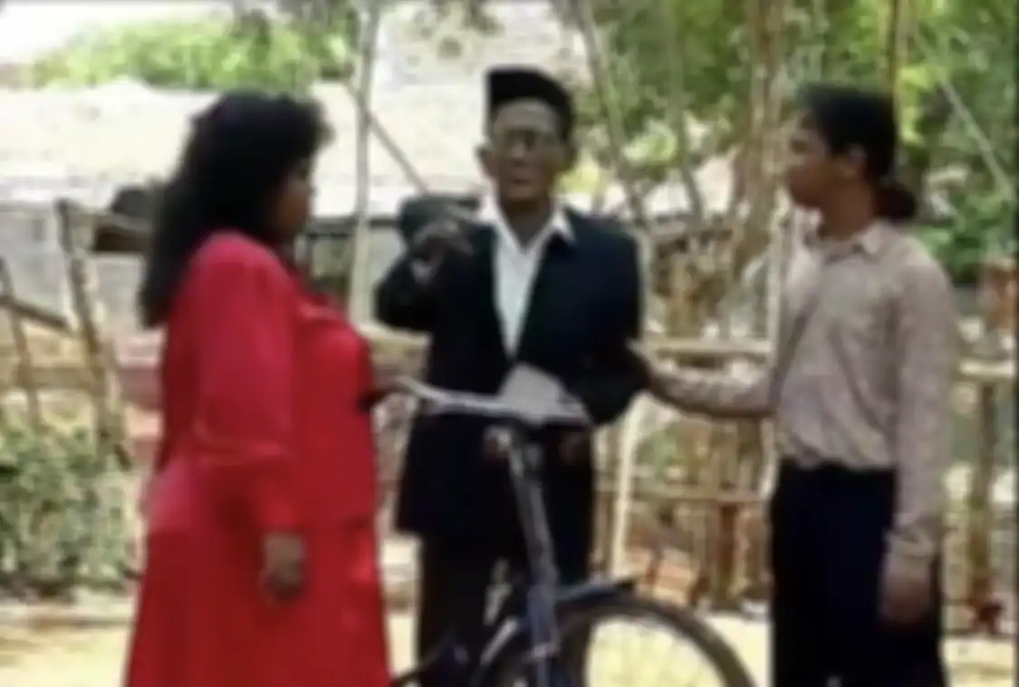 Foto pemain Si Doel Anak Sekolahan selalu melekat di hati penggemar, ternyata ini sederet fakta yang jarang orang tahu di balik serial favorit. 