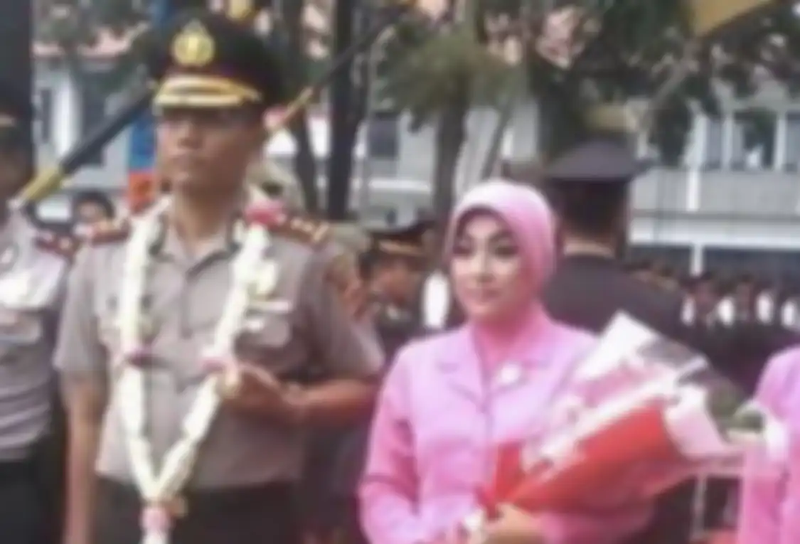 Kombes Agus Nurpatria pamen Polri sebelum ikut Ferdy Sambo sempat memenuhi nazar sang ayah saat tugas di luar Jakarta. 