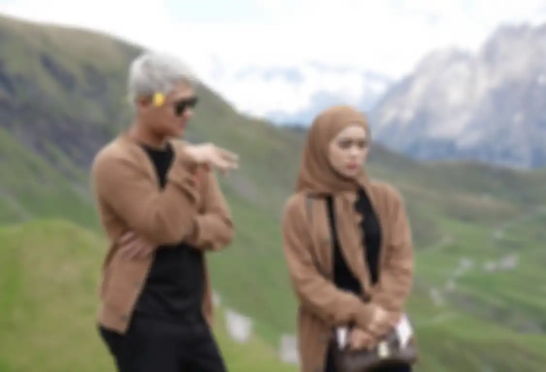 Begini pengakuan merinding ART dan pegawai Leslar Entertainment yang melihat KDRT Rizky Billar terhadap Lesti Kejora. Foto sosoknya dicari.
