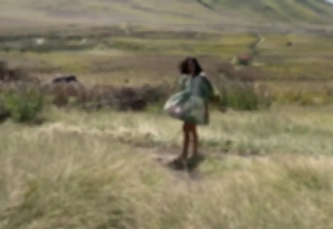 Gisel pamer goyangan tubuh di Gunung Bromo setelah baru tahu bisa capture foto dari video. Istri Sammy Simorangkir respons begini.