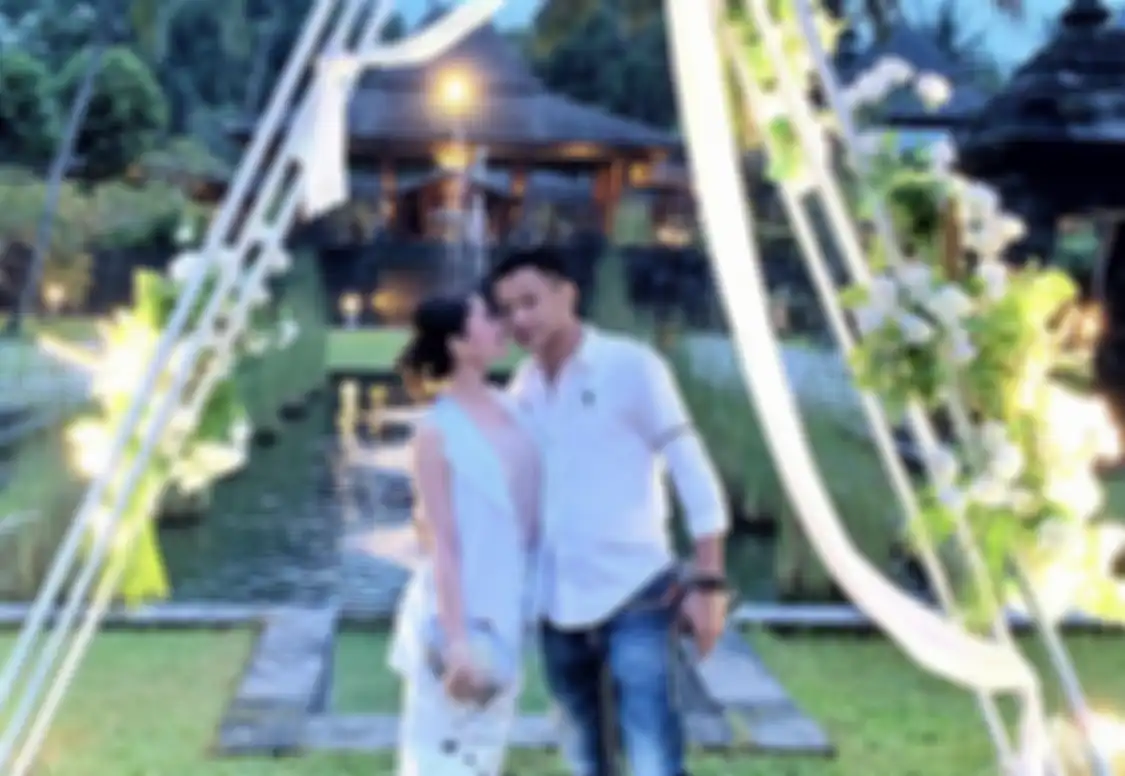 Istri Brigjen Hendra Kurniawan Seali Syah buka suara usai disentil gaya hdiup mewah eks Karo Paminal. Intip foto jadulnya. 