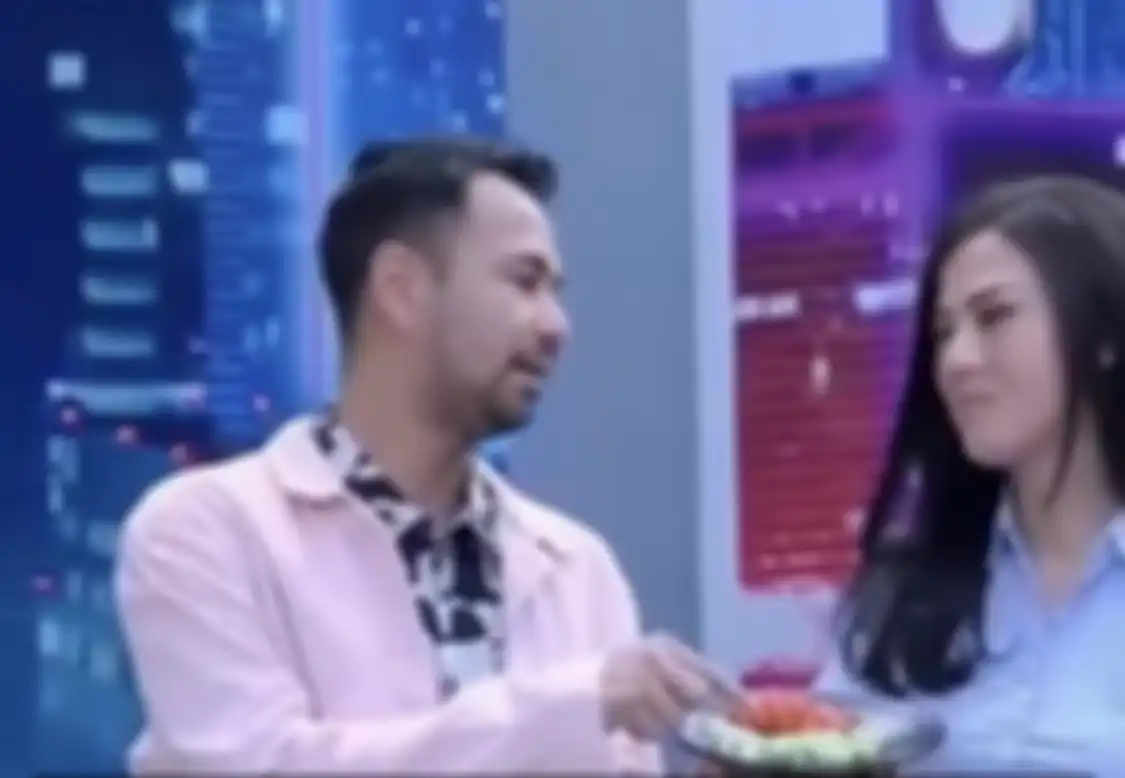 Foto Nita Gunawan mendatangi acara spesial Raffi Ahmad jadi bukti. Nita dituding sebagai selingkuhan suami Nagita Slavina.