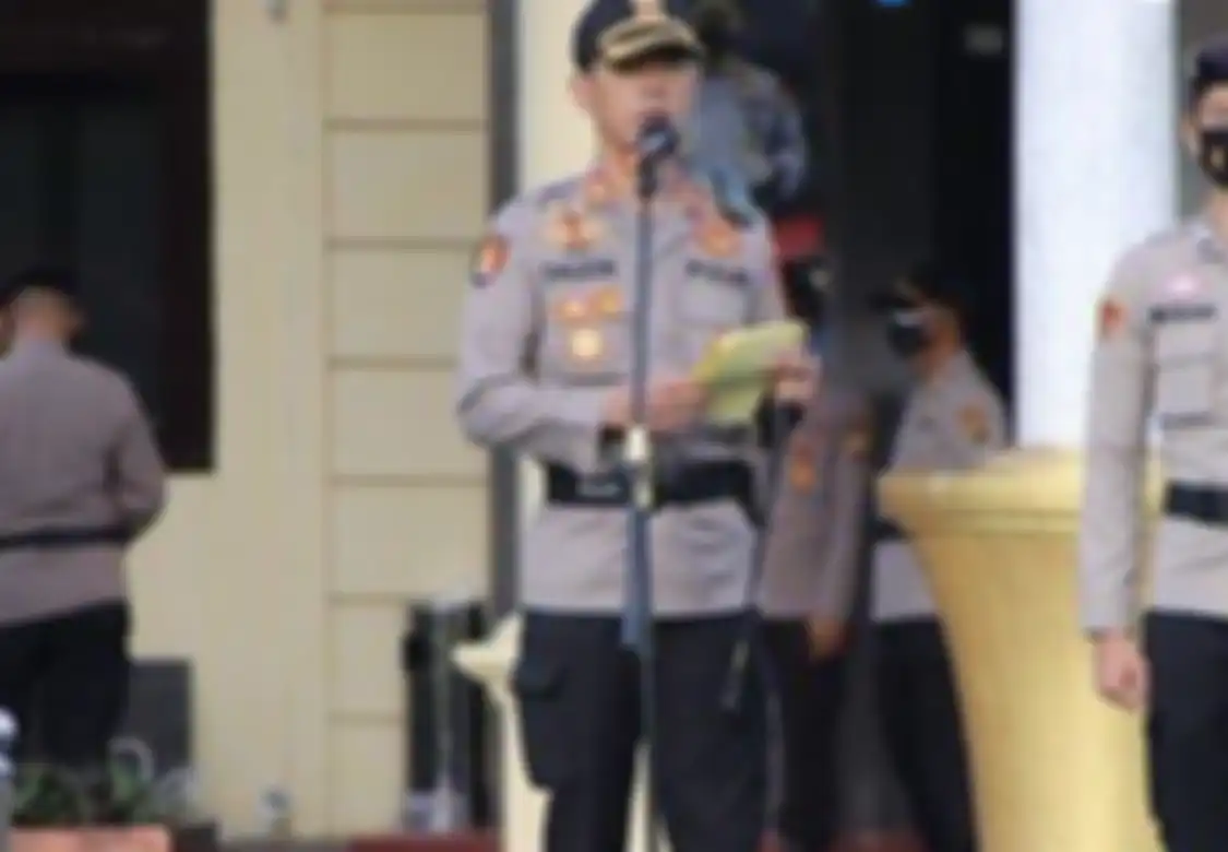 Mantan Kapolres OKU Timur yang ditangkap Ferdy Sambo mengaku setor Rp 500 juta ke atasan. Foto AKBP Dalizon jadi sorotan.