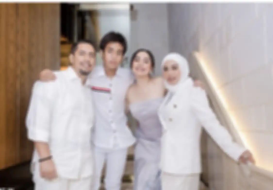 Salmafina Sunan. Ini 5 alasan artis yang keluar dari Islam hingga pindah agama ke Kristen. Foto terkininya sampai dicari netizen di media sosial.