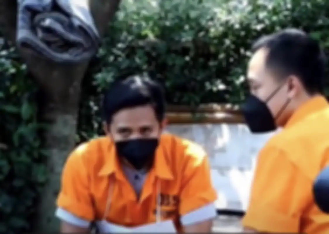 Ajudan Ferdy Sambo ini sama sepert Brigadir J yang punya saldo rekening hingga ratusan juta rupiah. Foto Bripka Ricky Rizal disorot. 