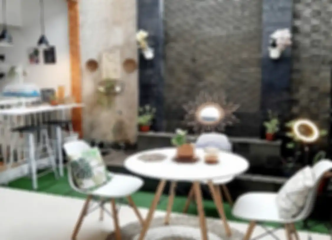 Ini rahasia desain dapur sempit dan taman belakang memancarkan aura segar. 7 foto buktinya jadi inspirasi. Pastinya anti pengap!