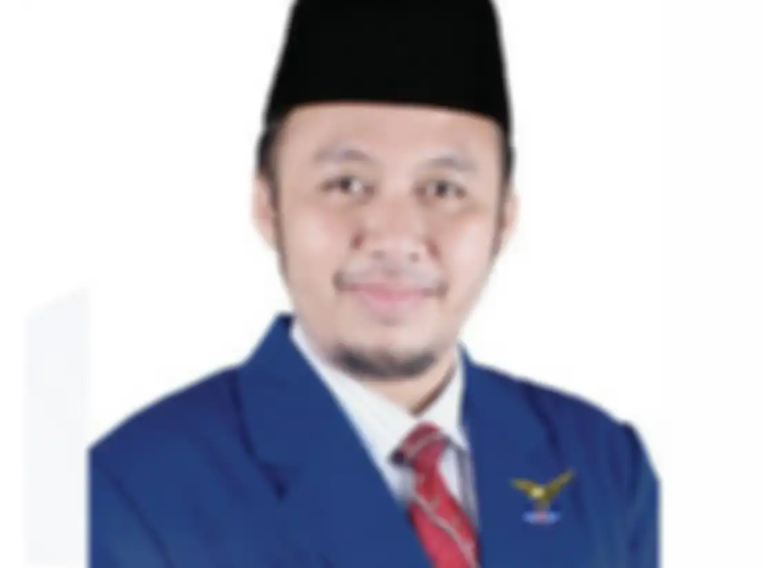 Berikut profil Debby Kurniawan yang foto wajahnya mulai dicari-cari. Anggota DPR Fraksi Partai Demokrat ini terpilih dari Dapil Jatim X.