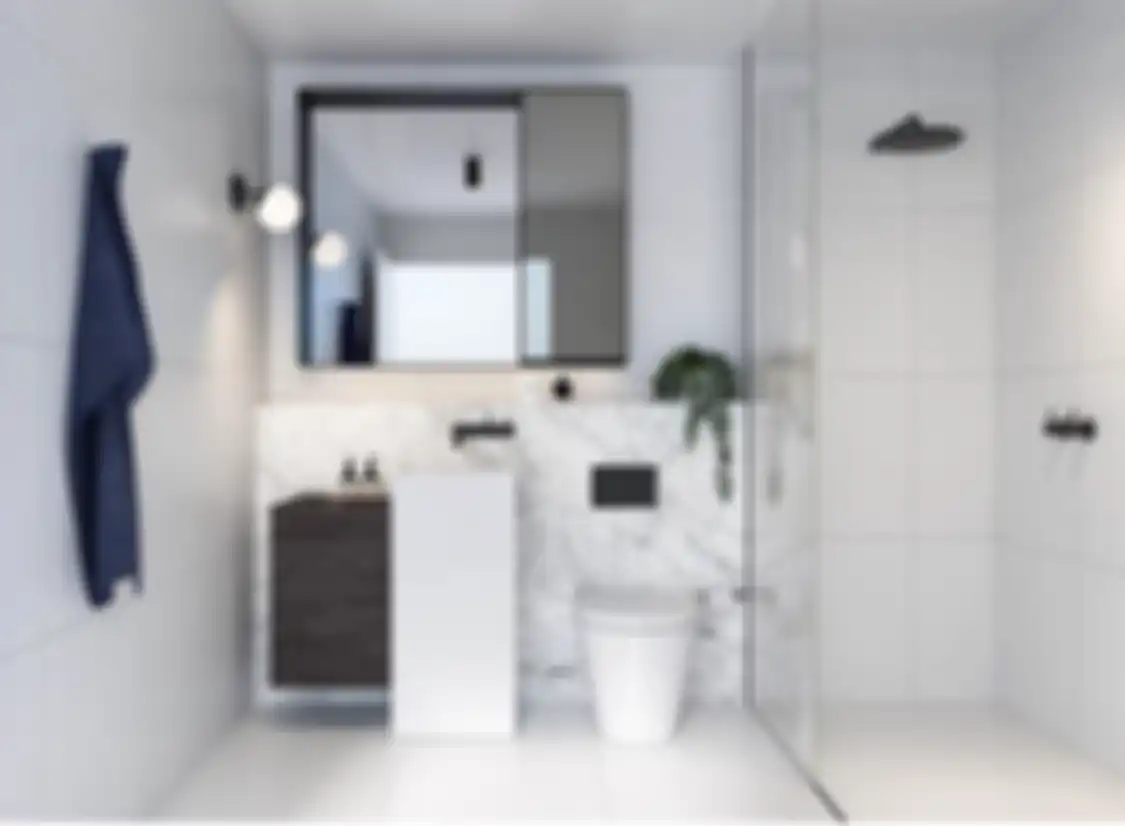 Desain kamar mandi sederhana terlihat semakin mewah karena pemakaian elemen dekorasi khusus. Foto interiornya direkomendasi.
