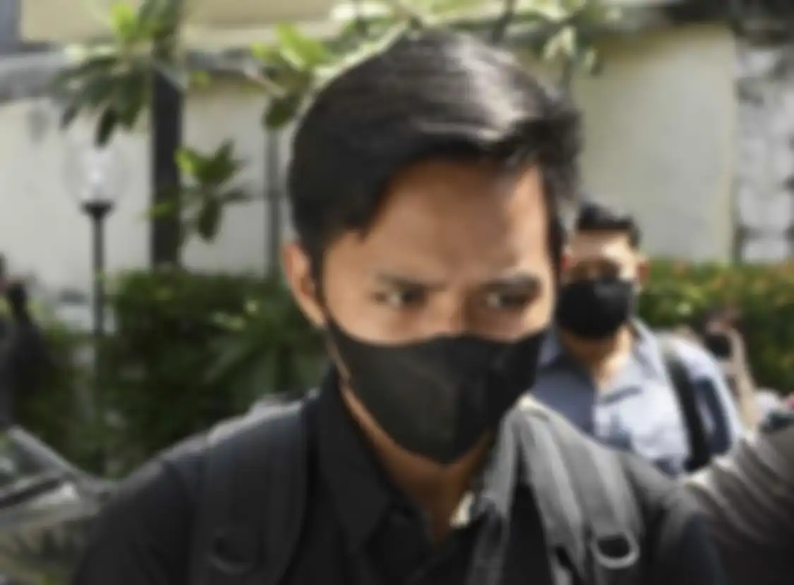 Penasihat Kapolri Hermawan Sulistyo menyentil oknum yang sengaja bohong soal baku tembak brigadir J. Foto terkini Bharada E disorot.