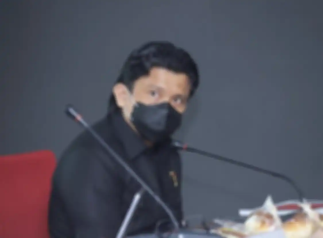 Petinggi Komnas HAM sampai wanti-wanti bagini ke Tim Khusus Polri. Suami Putri Candrawathi punya sifat manipulatif. Foto ini buktinya. 