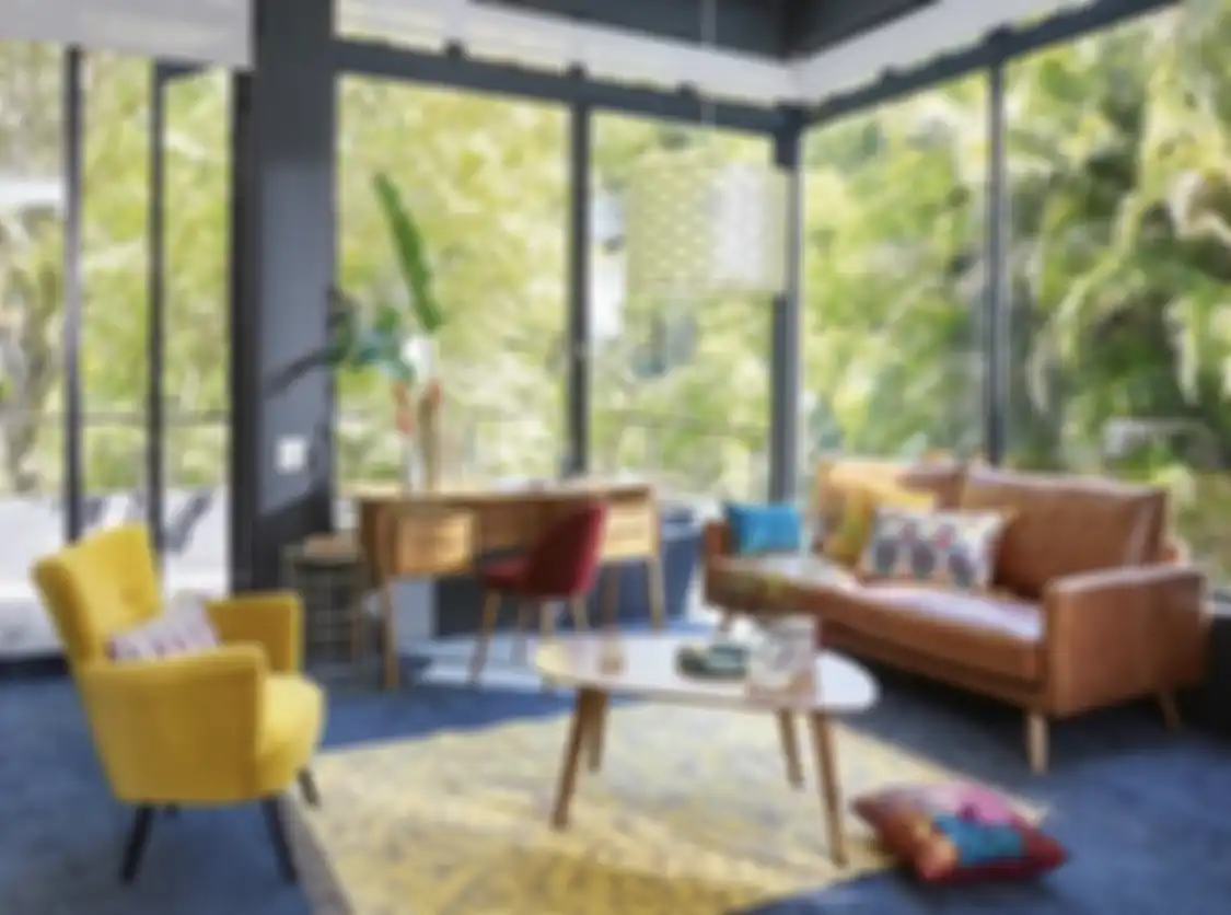 Adopsi desain ruang tamu yang dibuat pakai cara tak biasa, pemilik rumah minimalis siap-siap dapat keuntungan ini. Simak 8 foto aplikasinya.
