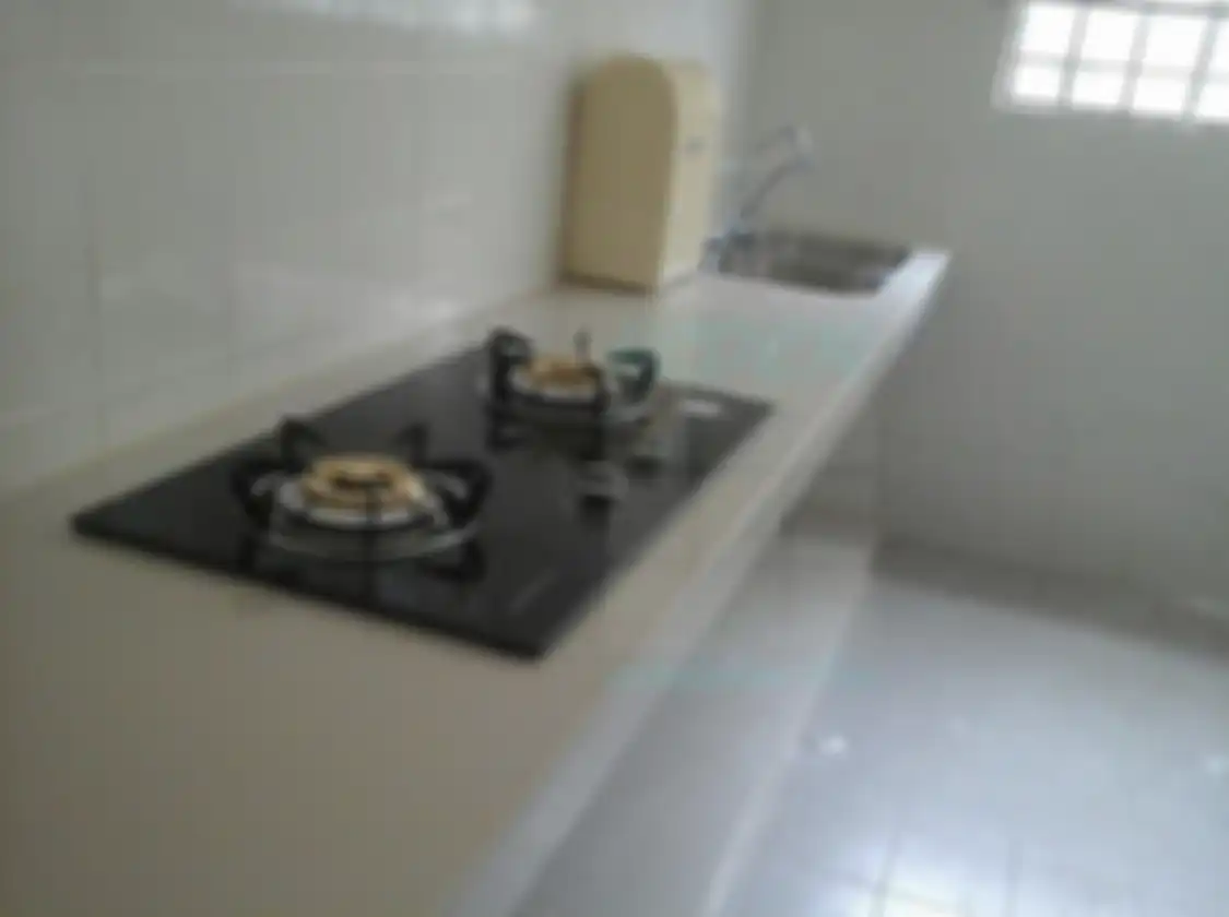 Foto tampilan desain dapur kecil memanjang kian menggoda hati. Trik cerdas ini menjadi kunci. Apalagi bisa dicoba sendiri di rumah.