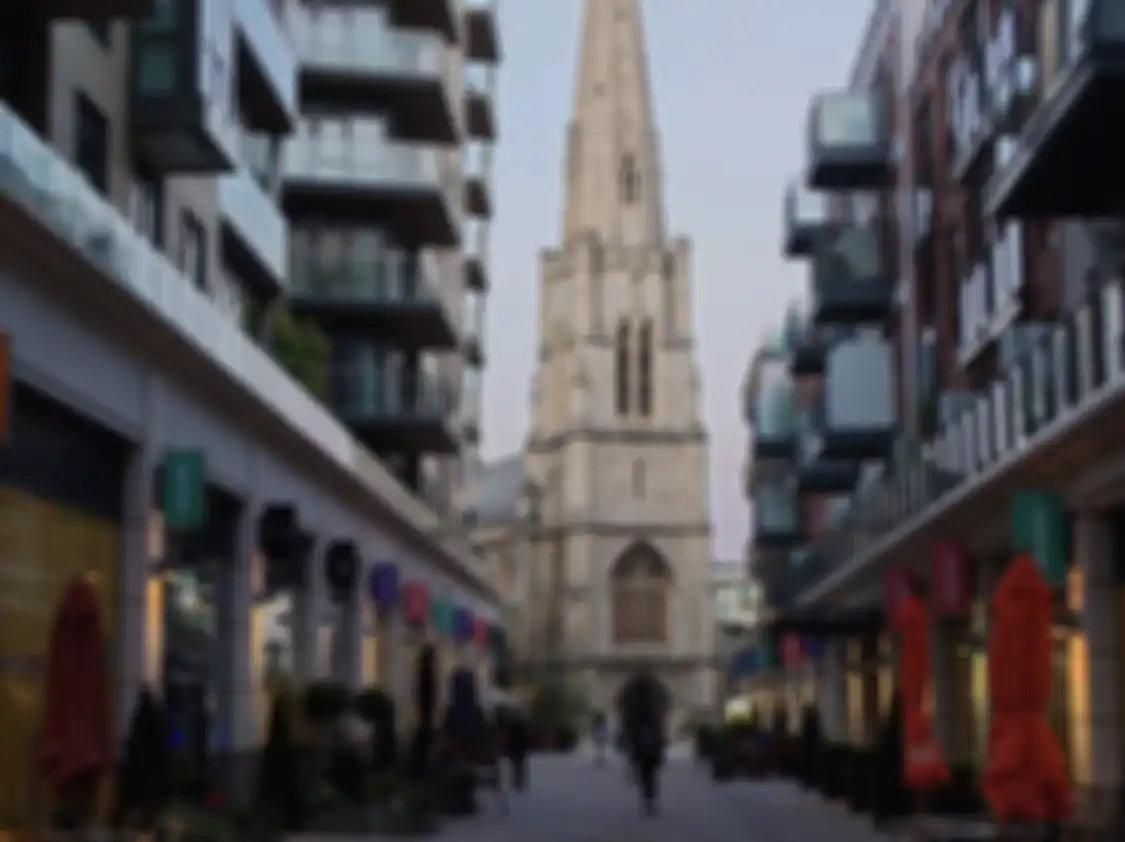 Simak ulasan tentang kamera HP Sony Xperia 1 III yang menjadi pelopor foto zoom periskop. Tapi kelemahannya teramat nyata. 