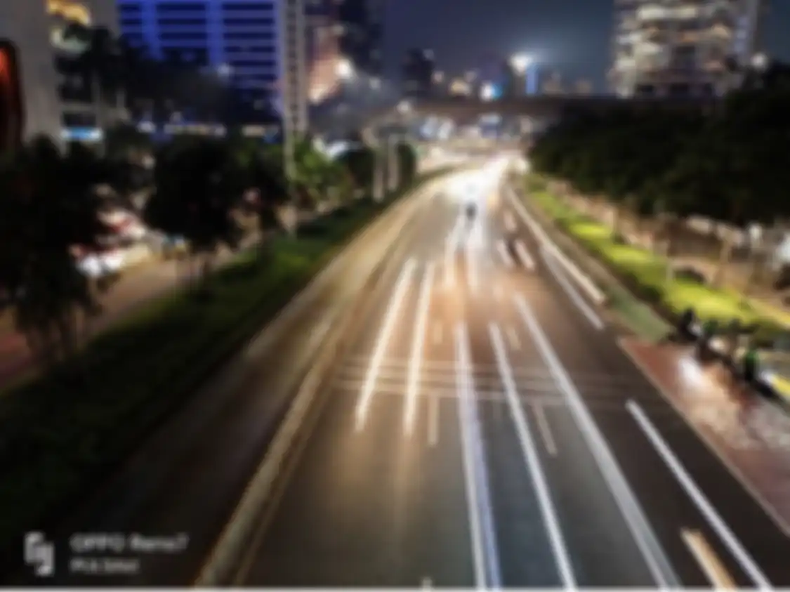 Sekalipun punya kekurangan begini, Oppo Reno7 tetap bisa menghasilkan foto light trails ciamik. Ini 5 cara mudahnya.