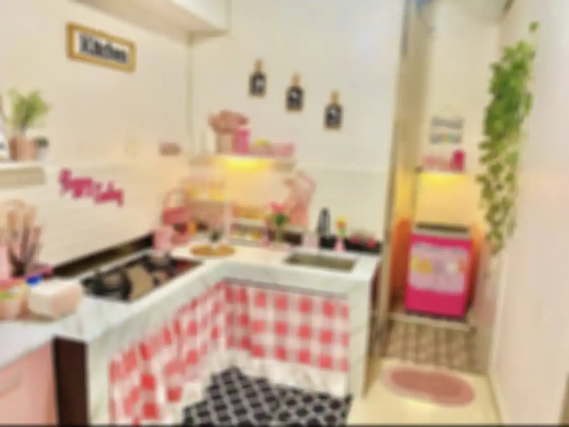 Tampilan yang tampak mewah menjadi keunggulan desain dapur sederhana di rumah minimalis. Intip yuk foto interiornya.