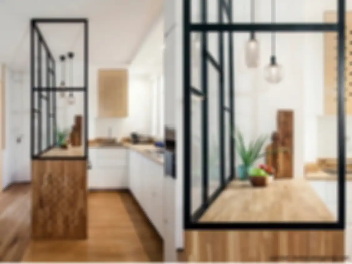 Desain dapur leter U dirancang dengan trik cerdas ini agar semakin efisien. 5 foto hasilnya terlihat berbeda.