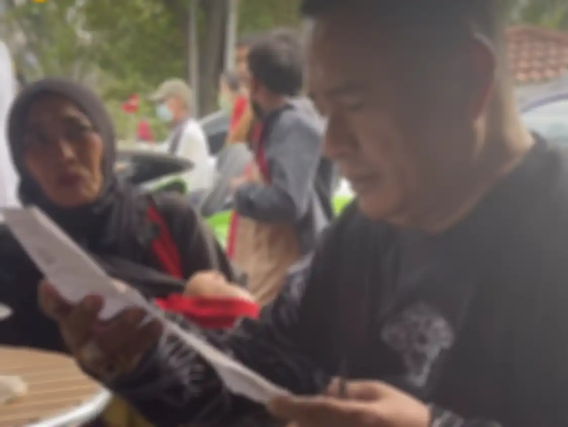 Hotman Paris yang sudah minta atensi Kapolda Metro Jaya murka dapat laporan begini dari keluarga anak yatim piatu korban pemerkosaan.