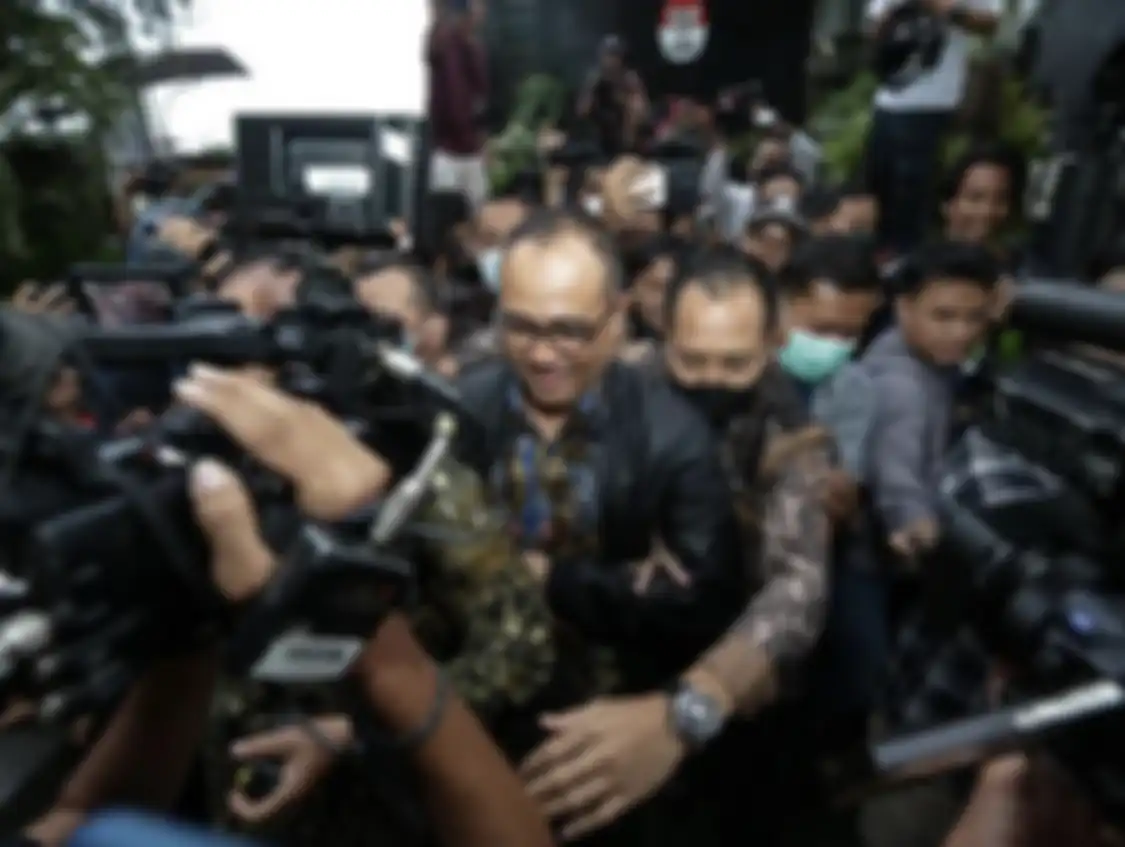 Rafael Alun Trisambodo, mantan pejabat pajak memberikan klarifikasi atas kepemilikan Jeep Rubicon kepada KPK.