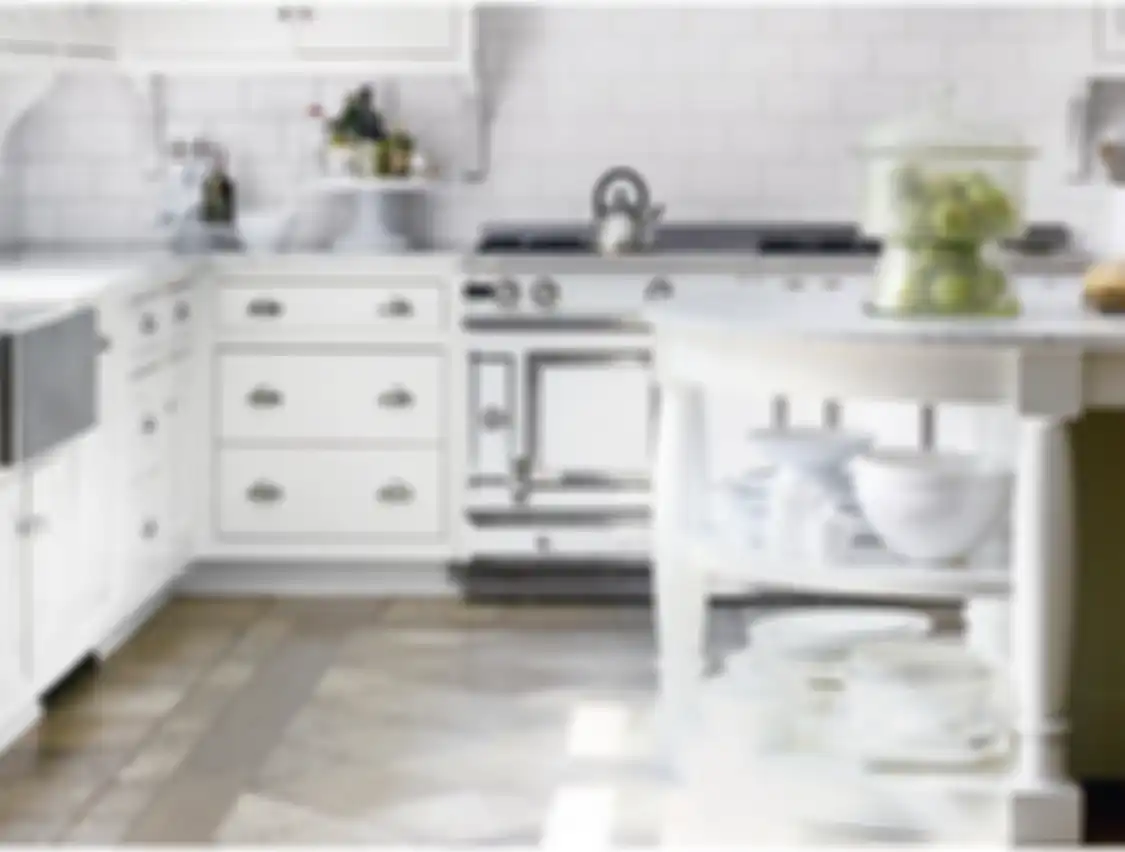 Begini 12 trik khusus agar foto desain dapur kecil terlhat lapang. Pemilik rumah tak perlu bantuan profesional kok.