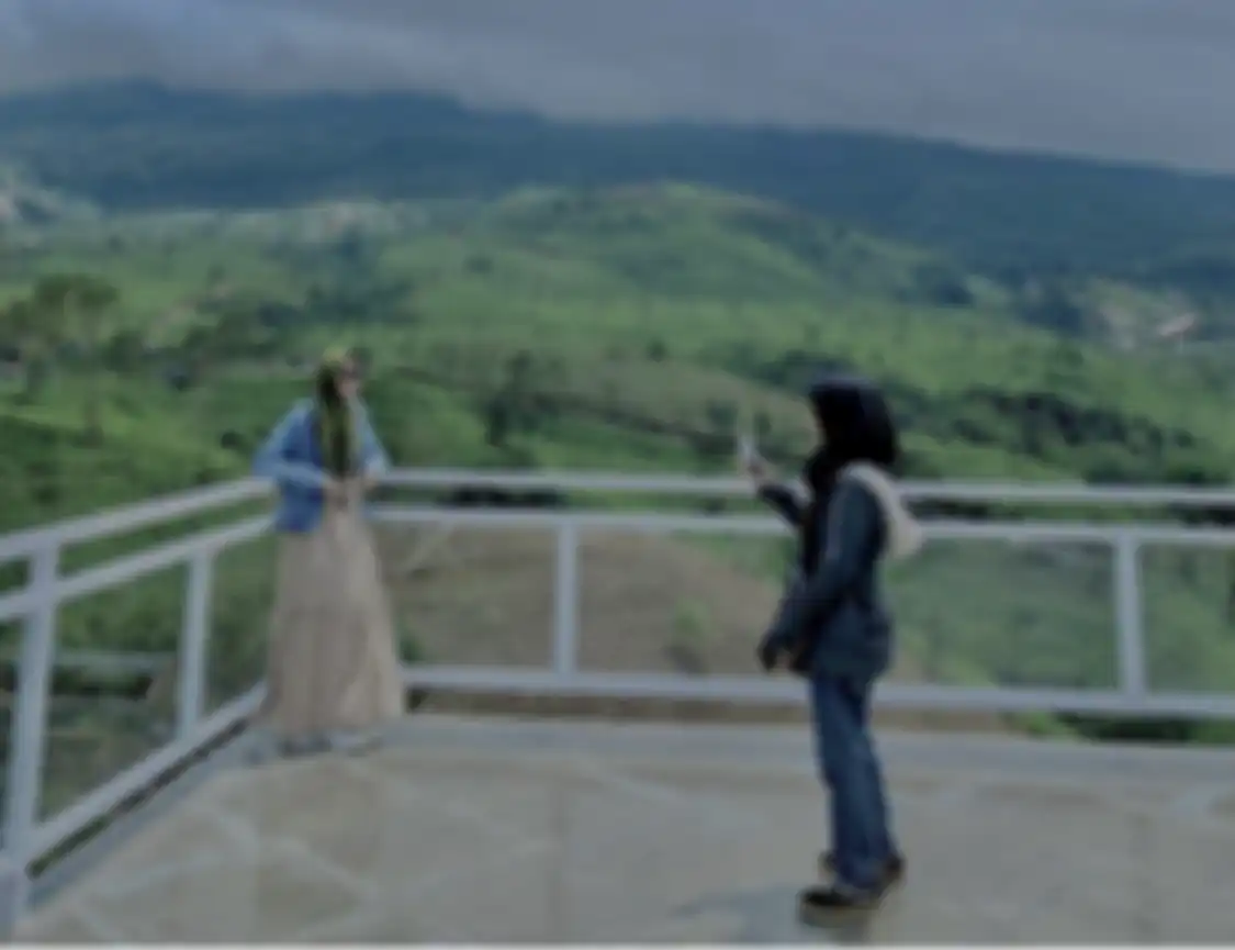 Foto di ketinggian jadi tantangan saat hunting di Kemuning Sky Hills tempat wisata baru di Karanganyar.