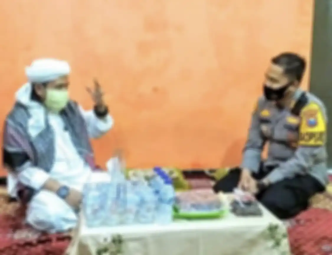Mantan Kapolres Jember AKBP Arif Rachman ternyata punya hubungan begini dengan ulama. Dia baru 6 bulan jadi anak buah Ferdy Sambo.