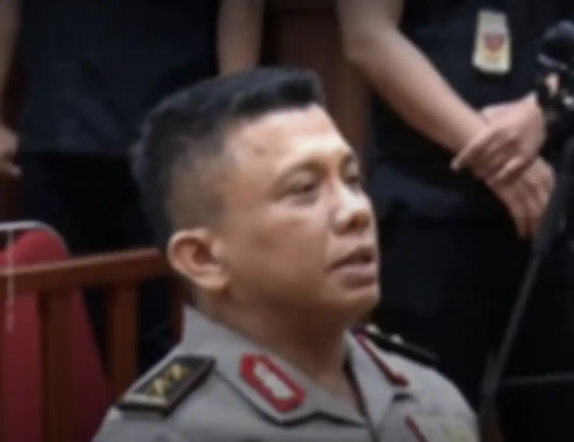 Mantan pengacara Bharada E Deolipa Yumara mengungkap penyidik yang bilang ada potensi LGBT di kasus Ferdy Sambo. Foto sosoknya ditutupi.