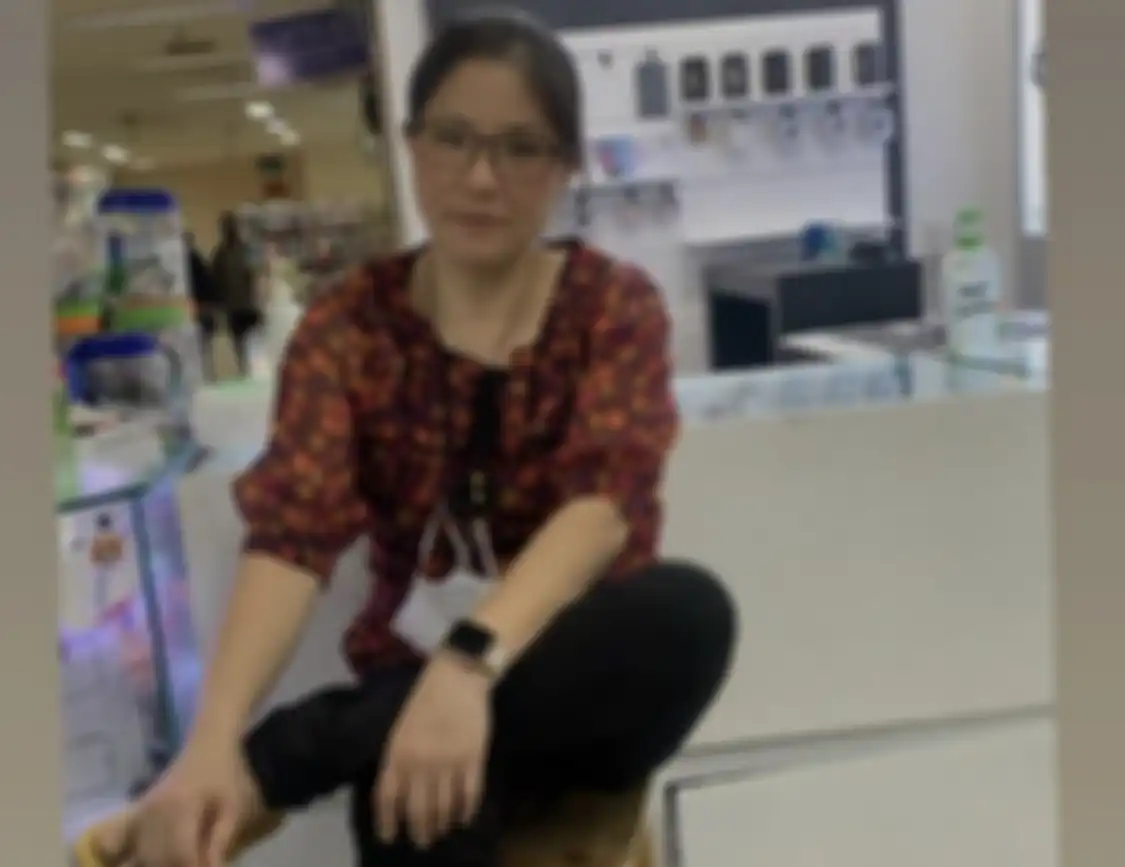 Wanita pencuri coklat di Alfamart yang bikin satu Indonesia tertawa puas ternyata ketahuan gondol barang di supermarket terkenal. 